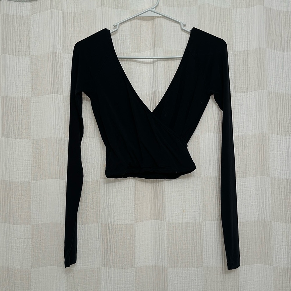 Aritzia Wilfred BLACK Chablis Top